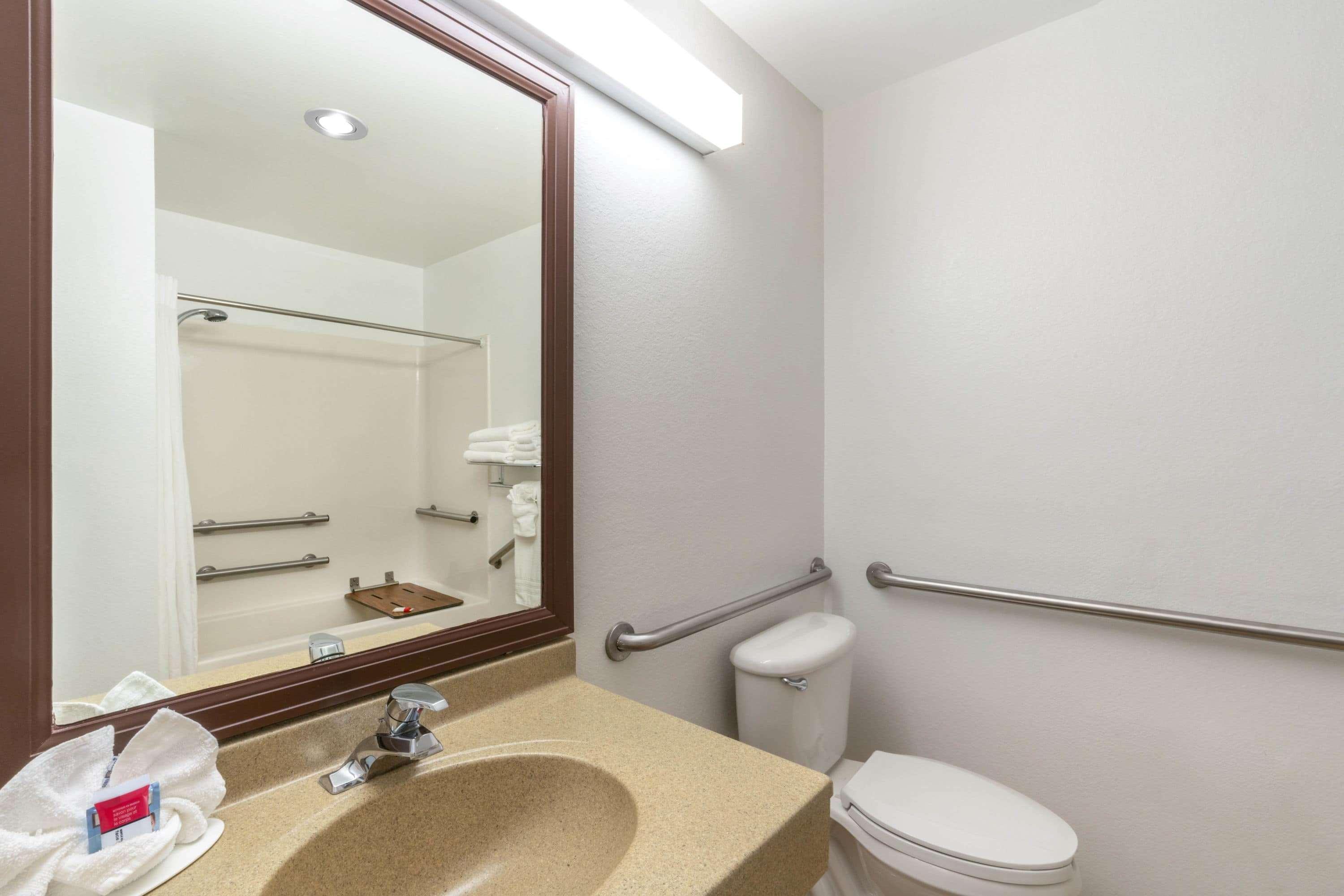 Microtel Inn&Suites Raton Esterno foto