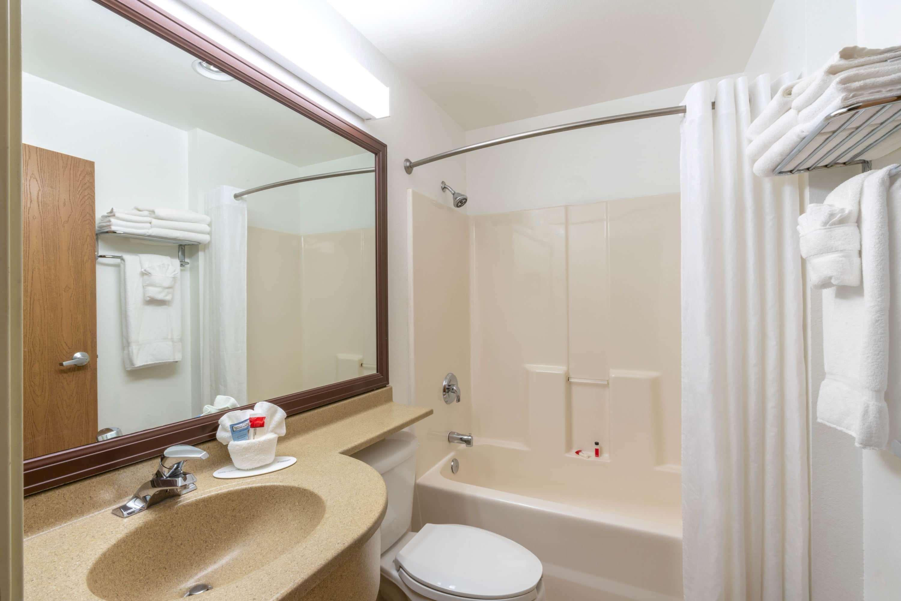 Microtel Inn&Suites Raton Esterno foto